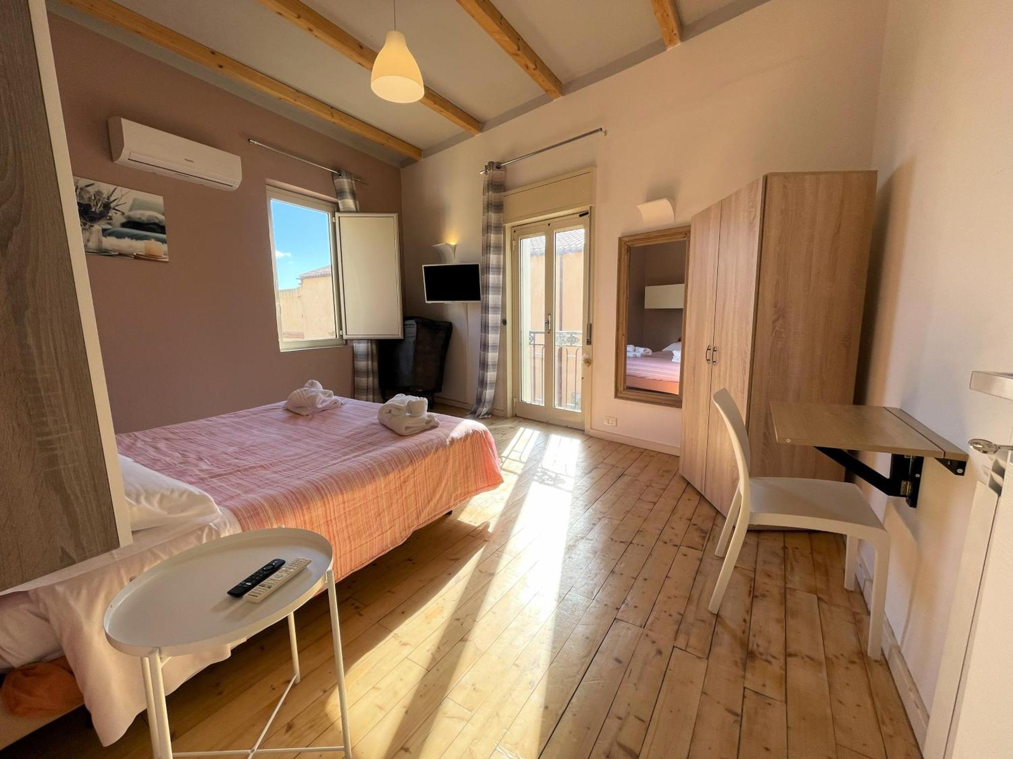 2 Apartments - Akragas Home 1 & 2 On Via Atenea City Center With View Agrigento Exteriér fotografie